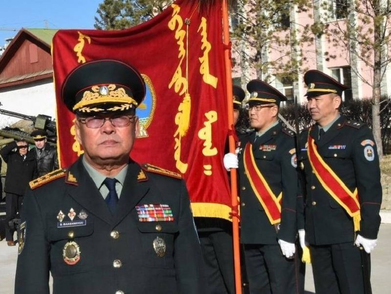 С.Баасанхүү: Генералууд айхтар сүрхий цол зүүсэн хэдий ч хүн шүү дээ