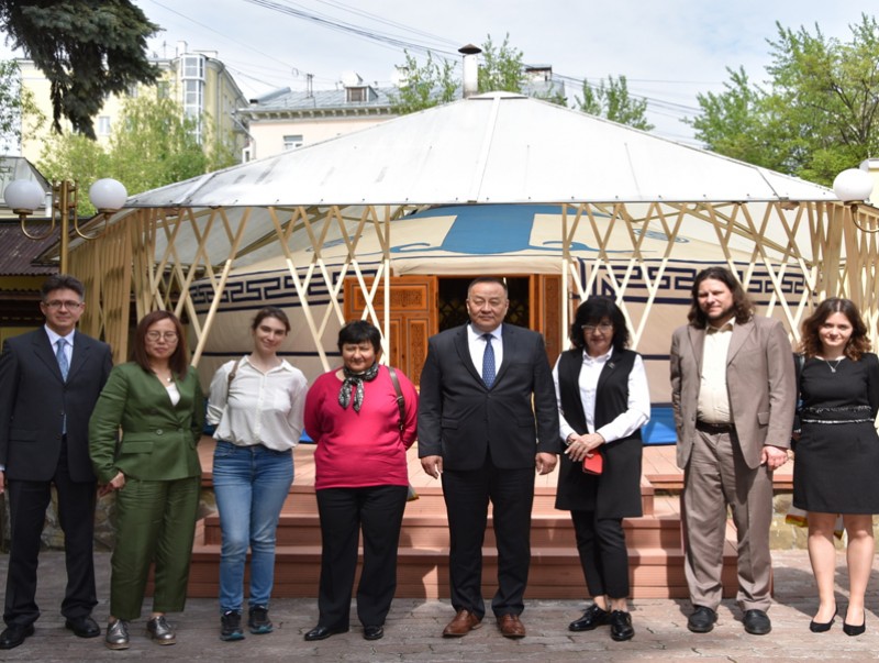Москва хотын их сургуулиудын Монгол хэл, уран зохиол, Монголын түүхийн багш нартай уулзав
