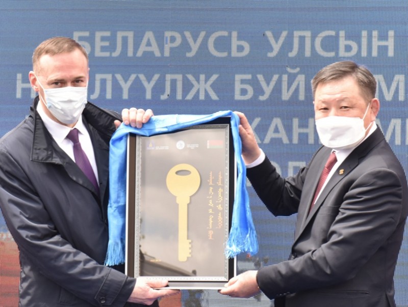 Авто замын засвар, арчлалтын 42 машин, механизмийн түлхүүрийг гардууллаа