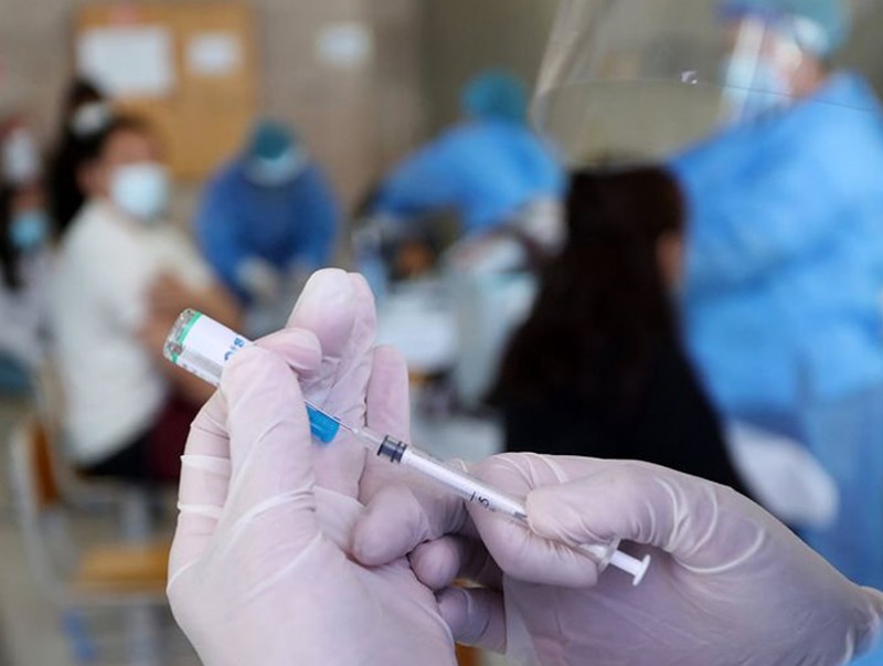 Нийслэлд багш, ажилтнуудын 57.9 хувь вакцинжуулалтын хоёр дахь тунд хамрагдаад байна