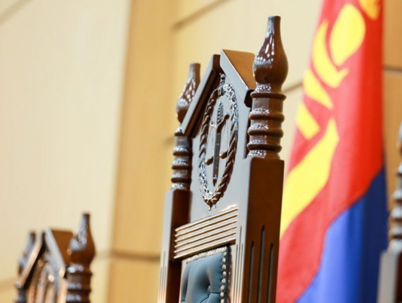 Дээд шүүхээс Үндсэн хуулийн цэцийн гишүүнд нэрээ дэвшүүлэх хүсэлтийг дөрвөн хүн ирүүлжээ