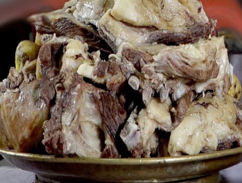 Мөч махаар зоог барих, хүртэх ёсон