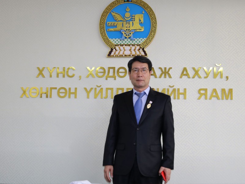 Чой Ман Ёон "Хөдөө аж ахуйн тэргүүний ажилтан" хүндэт тэмдгээр шагнагдлаа