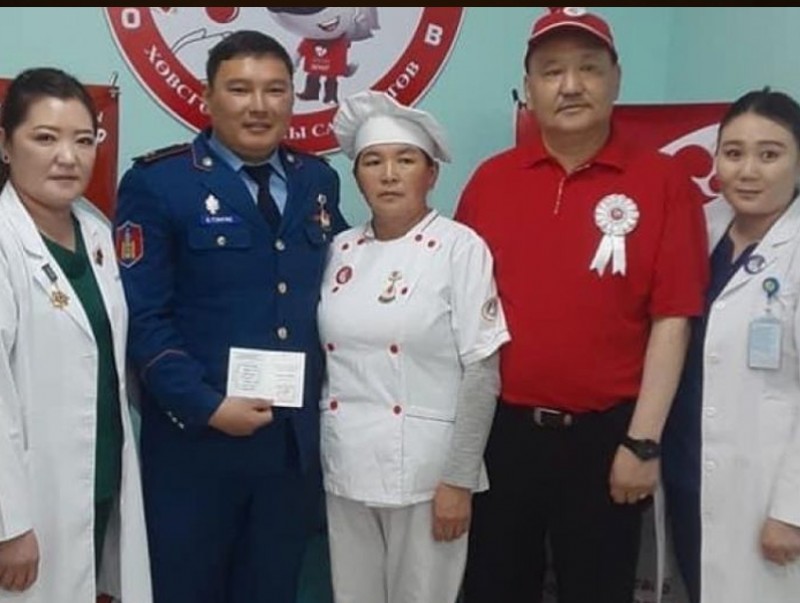 Дэслэгч Б.Тэнгис “Хүндэт донор” боллоо