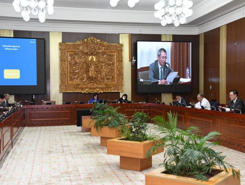 Хөдөлмөрийн тухай хуулийн шинэчилсэн найруулгын төсөл болон хамт өргөн мэдүүлсэн хуулийн төслүүдийн эцсийн хэлэлцүүлгийг хийв
