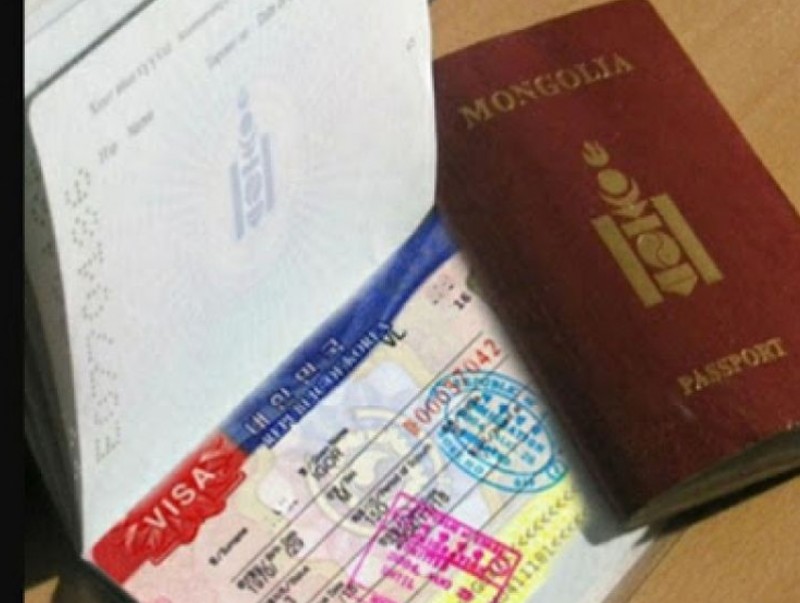 Тусгай үүргийн нислэгээр эх орондоо ирсэн иргэдийн анхааралд