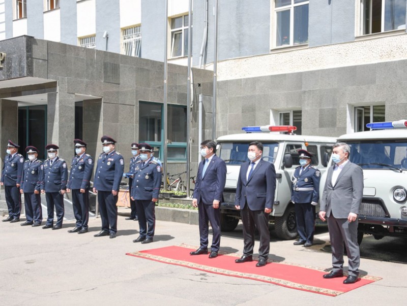 Цагдаагийн байгууллагуудад туулах чадвар сайтай автомашин хүлээлгэн өглөө