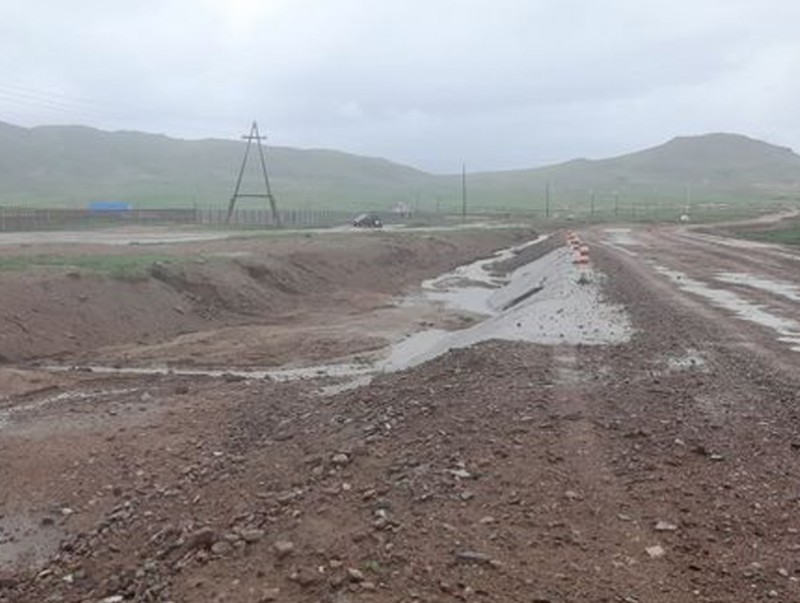 Мөрөнгөөс Хатгал, Хатгалаас Жанхай орох зам үерлэж, тээврийн хэрэгсэл зорчих боломжгүй боллоо