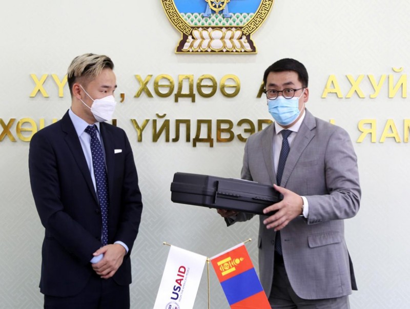 Малчдад зориулсан сургалтын видео бичлэг, ноосны машиныг хүлээн авлаа