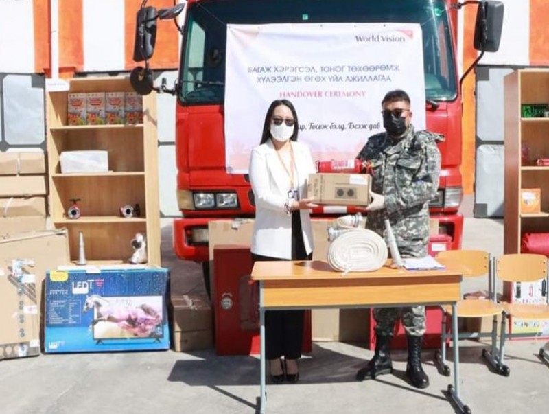 Сургалтын төвд шаардлагатай тоног төхөөрөмжүүдийг хүлээлгэн өглөө