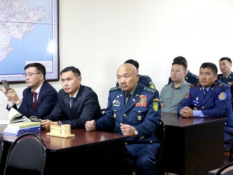 Эрдэмтдийн бүтээл туурвилтай танилцах үзүүлэх хичээлийг зохион байгуулав
