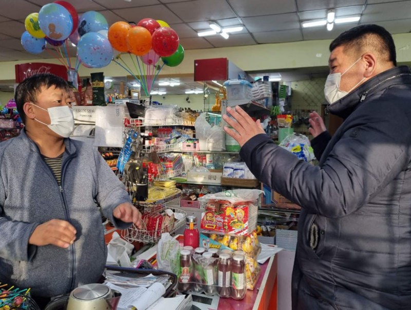 Барилга, хот байгуулалтын сайд Б.Мөнхбаатар Борнуур суманд ажиллаж байна