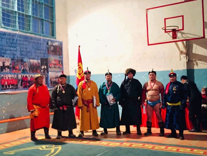 Бөхийн зүтгэлтэн Б.Алтанхүүгийн номын нээлтэнд зохиулсан барилдаанд аймгийн начин Г.Төмөрсүх түрүүлжээ