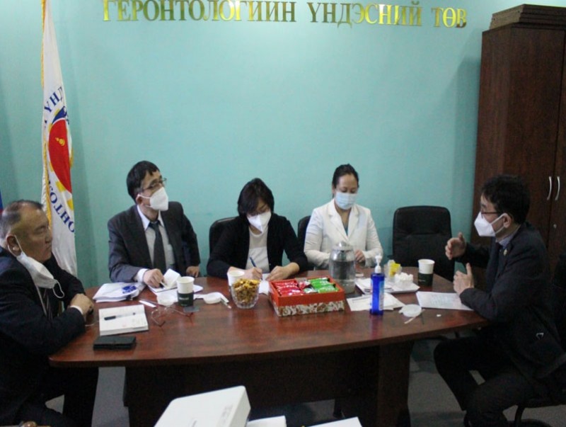 Япон Улсын Элчин сайдын яамны төлөөлөгч Геронтологийн үндэсний төвийн үйл ажиллагаатай танилцав
