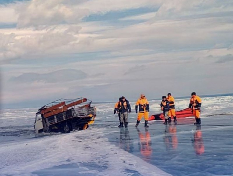 Мөсөн дээгүүр явах болон авто тээвэр хийхгүй байхыг анхаарууллаа
