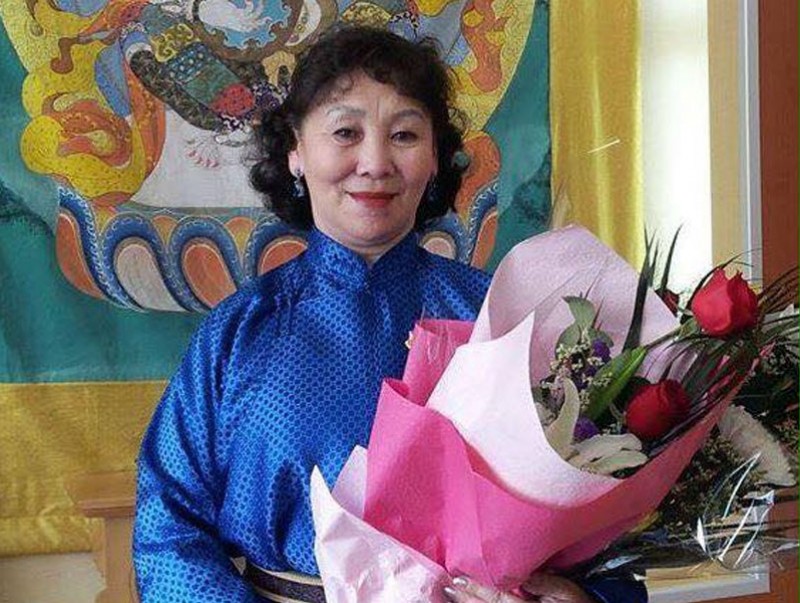 Д.Нацагдоржийн "Хи хи хи" өгүүллэгийг кинонд мөнхөлсөн жүжигчин бол Б.Ганхүү юм