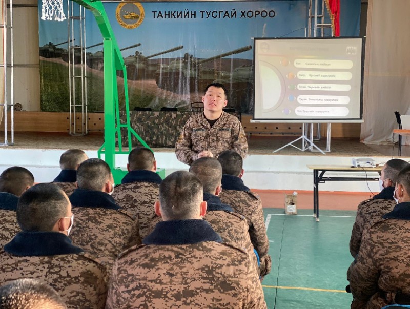 Хугацаат цэргийн алба хаагчдын хуулийн мэдлэгийг дээшлүүллээ