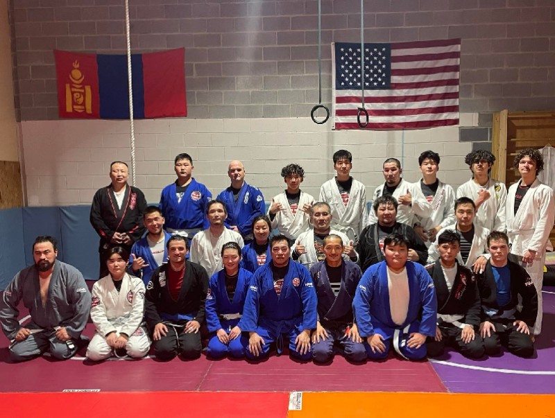 Дасгалжуулагч Д.Сүлдбаярын "Chantilly MMA Academy"-ийн тамирчид 15 медаль хүртэв