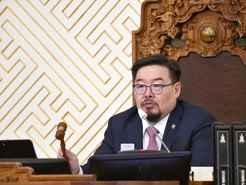 УИХ: Хууль, тогтоолын төслүүдийг хэлэлцэж, анхны хэлэлцүүлэгт бэлтгүүлэхээр шилжүүллээ