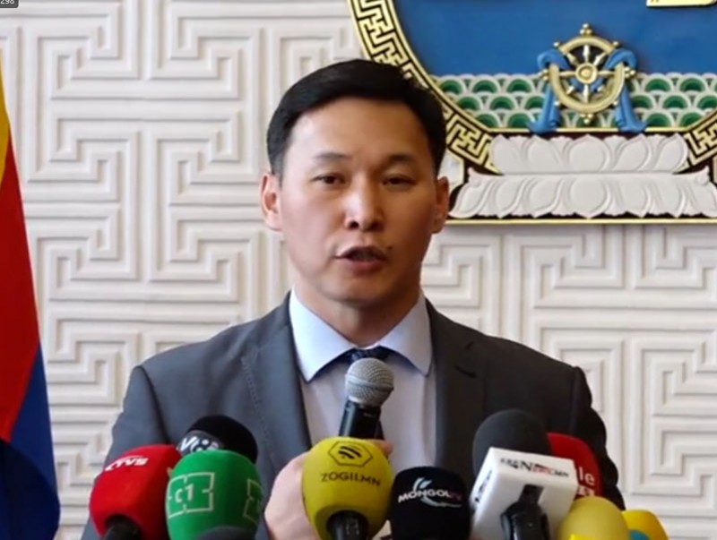 Шуурхай мэдээ: Өндөр хатуулагтай архины хэрэглээг бууруулах Ерөнхийлөгчийн зарлигийг танилцуулж байна