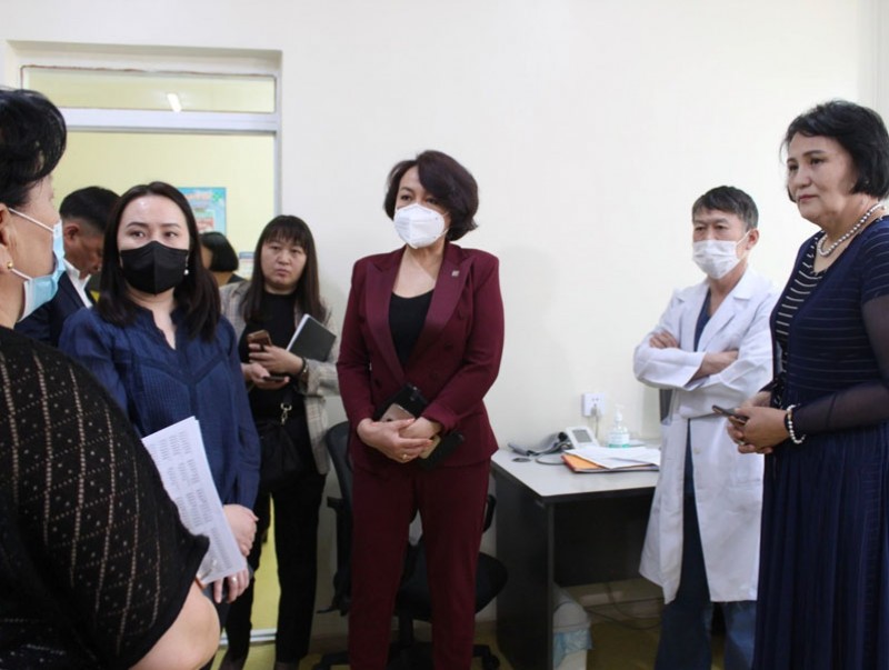 УИХ-ын ажлын хэсгийн гишүүд зарим сургуулиудад ажиллалаа
