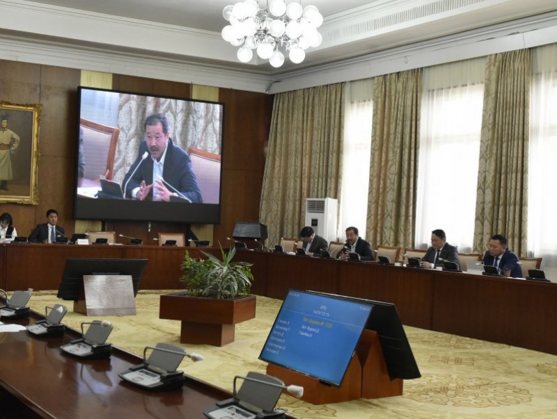 Зөвшөөрлийн тухай хуулийн нэгтгэсэн төсөл болон хамт өргөн мэдүүлсэн хуулийн төслүүдийн анхны хэлэлцүүлгийг хийв