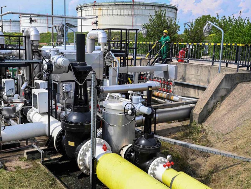 Европын холбоо Оросын нефтид хэсэгчлэн хориг тавилаа