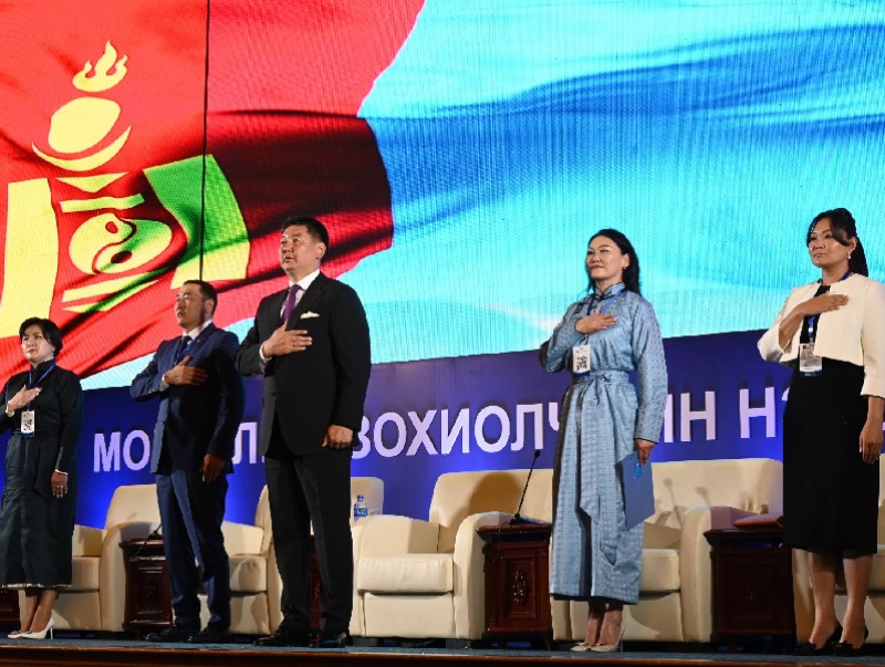 Монголын зохиолчдын нэгдсэн их хурал болж байна