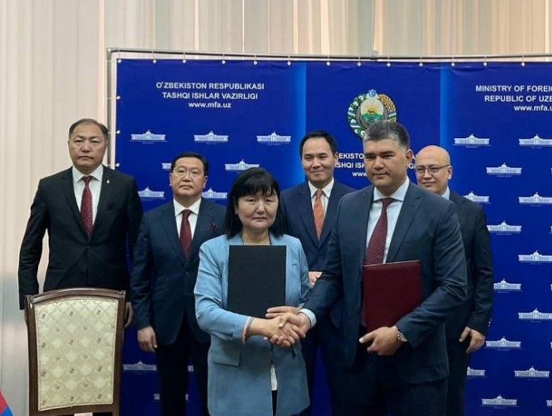 Хоёр улсын тээврийн яам хооронд байгуулсан протоколд гарын үсэг зурлаа