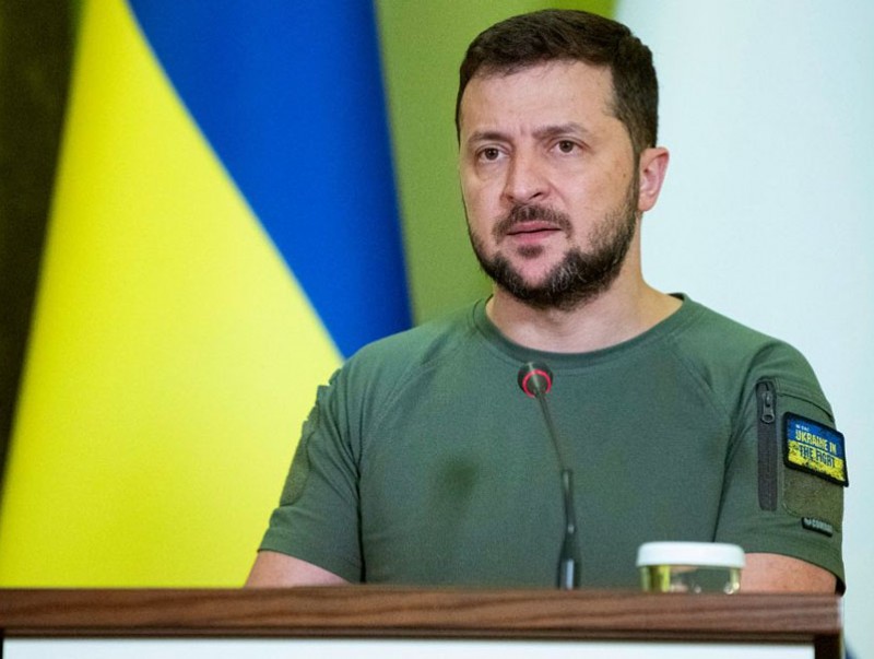 Володимир Зеленский Ерөнхий прокурор, Тагнуулын байгууллагын дарга нарыг албан үүргээс нь түр түдгэлзүүлжээ