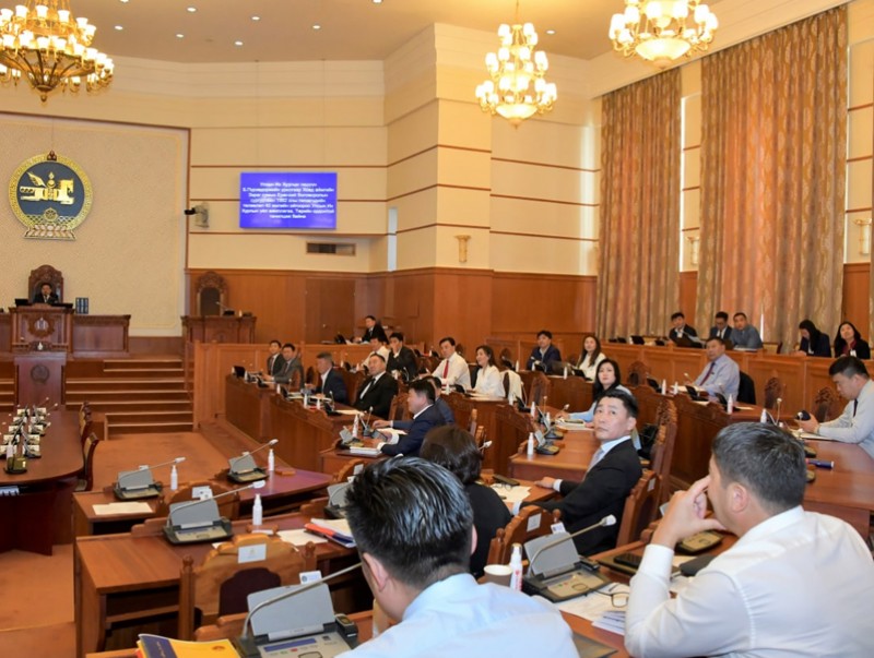 Монгол Улсын 2021 оны нэгдсэн төсвийн гүйцэтгэл, Засгийн газрын санхүүгийн нэгтгэсэн тайлан, "Монгол Улсын 2021 оны төсвийн гүйцэтгэл батлах тухай" тогтоолын төслийг хэлэлцэж эхэллээ