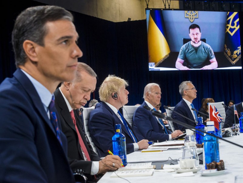 НАТО зүүн жигүүрийнхээ тогтоон барих хүчин чадлаа бэхжүүлэхээр боллоо