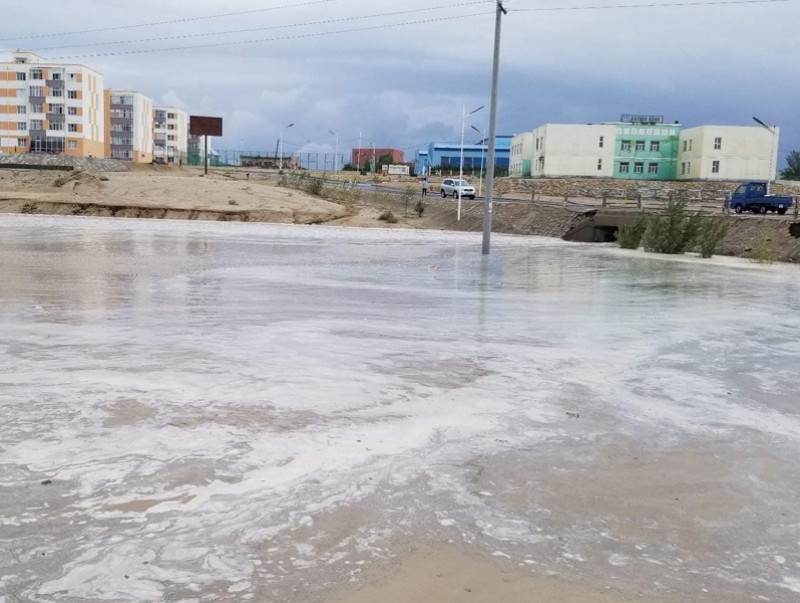 Дорноговь аймагт хүчтэй аадар борооны улмаас үер буулаа