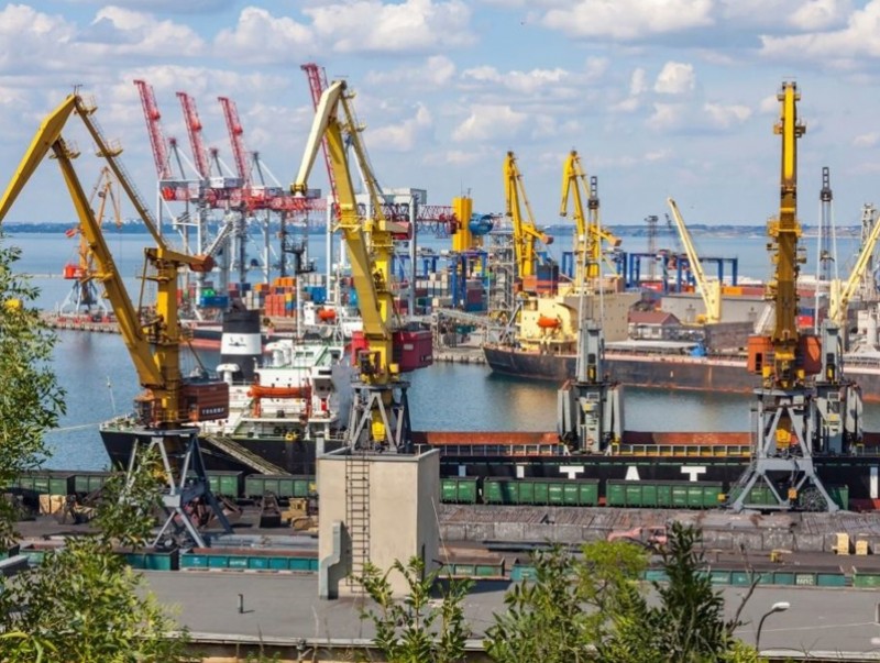 Украины боомтуудад 1,2 сая тонн ачаа бүхий 68 хөлөг байна