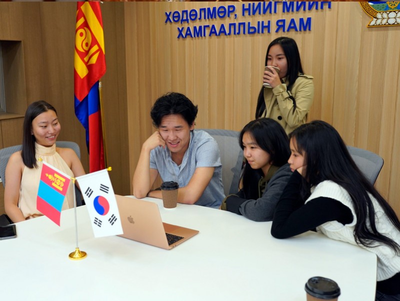 ХНХЯ: Залуучууд солилцооны хөтөлбөр амжилттай өндөрлөлөө