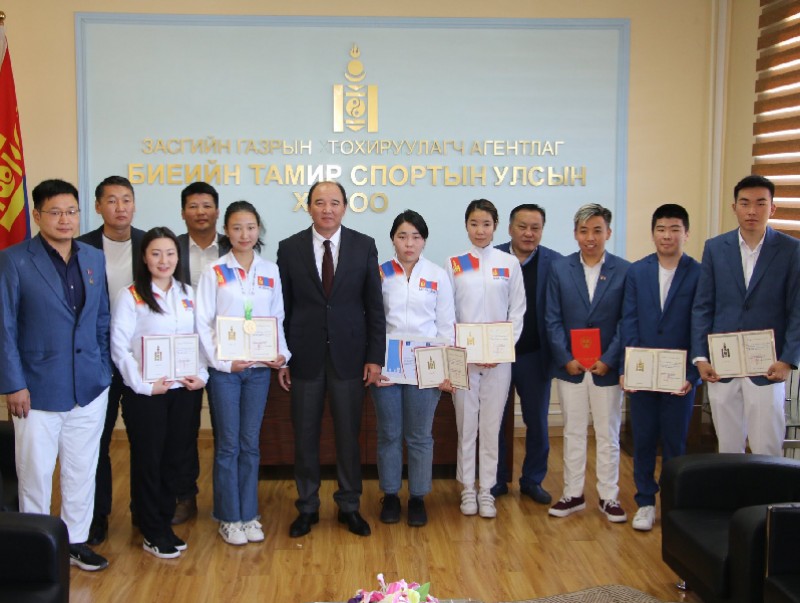 Их мастер Т.Мөнхзулыг 30 сая төгрөгөөр шагнана
