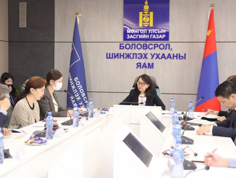 Сургуулийн хоол үйлдвэрлэл, үйлчилгээг дэмжих төслийн хэрэгжилтийн явцыг хэлэлцэв