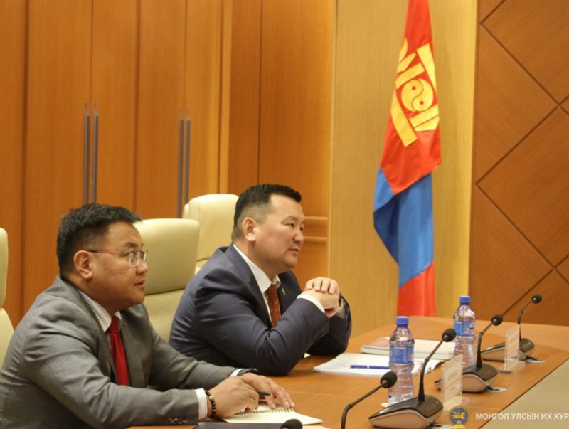 Хууль зүйн байнгын хорооны дарга Л.Мөнхбаатар АТГ-т ажиллалаа