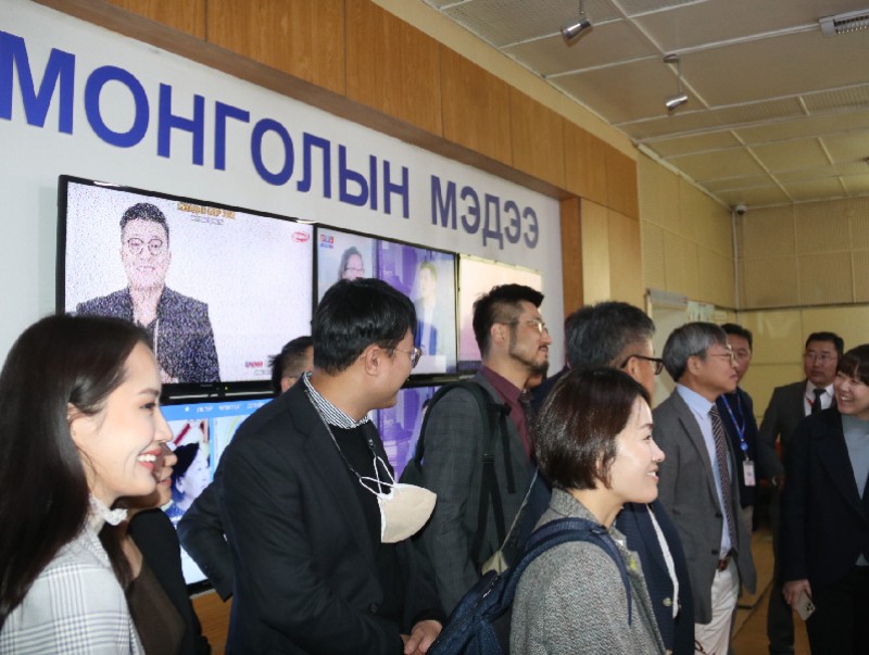 БНСУ-ын Сэтгүүлчдийн холбооны ерөнхийлөгч тэргүүтэй төлөөлөгчид МҮОНРТ-д зочиллоо