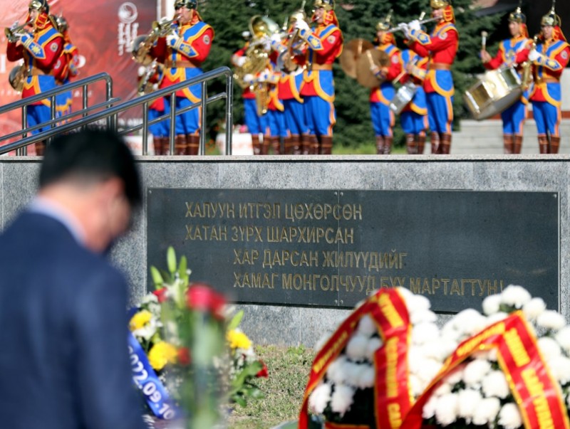 Хэлмэгдэгсдийн дурсгалыг хүндэтгэлээ /Фото/