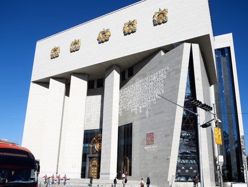 Сүхбаатарын талбайн баруун хойд уулзварын хөдөлгөөнийг түр хаана