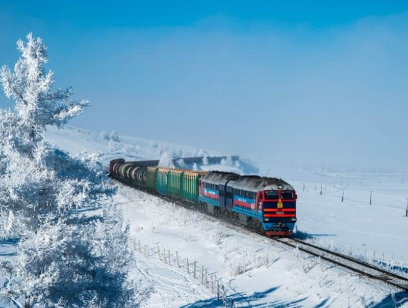Эрээн өртөөнд анх удаа 17 галт тэрэг хүлээлгэн өгч түүхэн дээд амжилт тогтоолоо