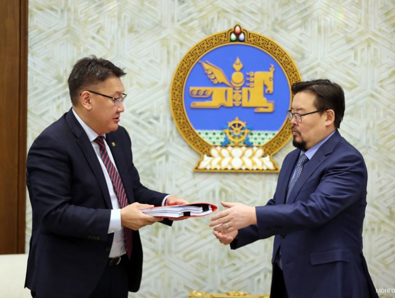 Төрийн болон орон нутгийн өмчийн хөрөнгөөр бараа, ажил, үйлчилгээ худалдан авах тухай хуулийн шинэчилсэн найруулгын төслийг өргөн мэдүүллээ