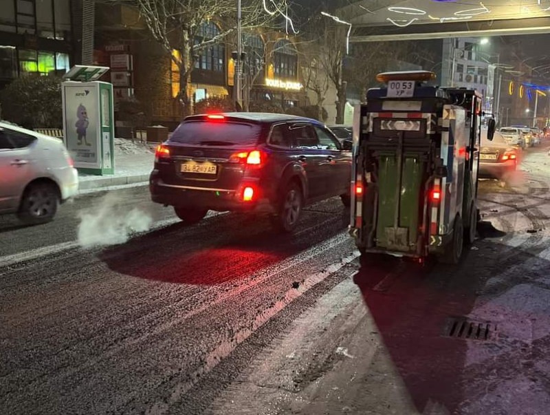 Давс, бодис цацах, зам талбай цэвэрлэх ажил үргэлжилж байна