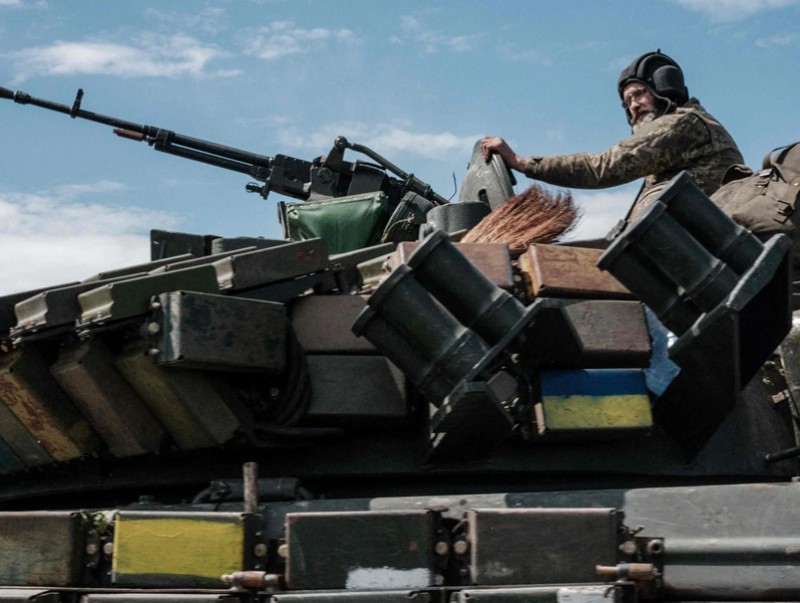 Өрнөдөөс Украинд анх удаа сүүлийн үеийн байлдааны хуягт машинууд нийлүүлнэ