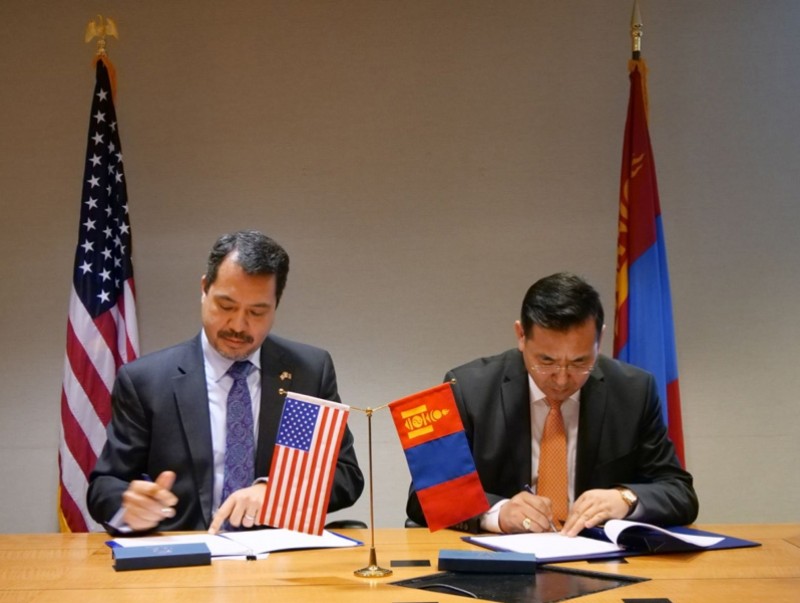 Агаарын тээврийн тухай Монгол Улсын Засгийн газар, АНУ-ын Засгийн газар хоорондын хэлэлцээрийн төслийг үзэглэлээ
