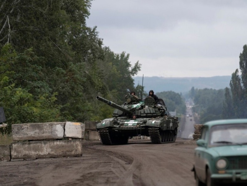 Олаф Шольц: Леопард танкуудыг Украинд яаралтай байршуулна