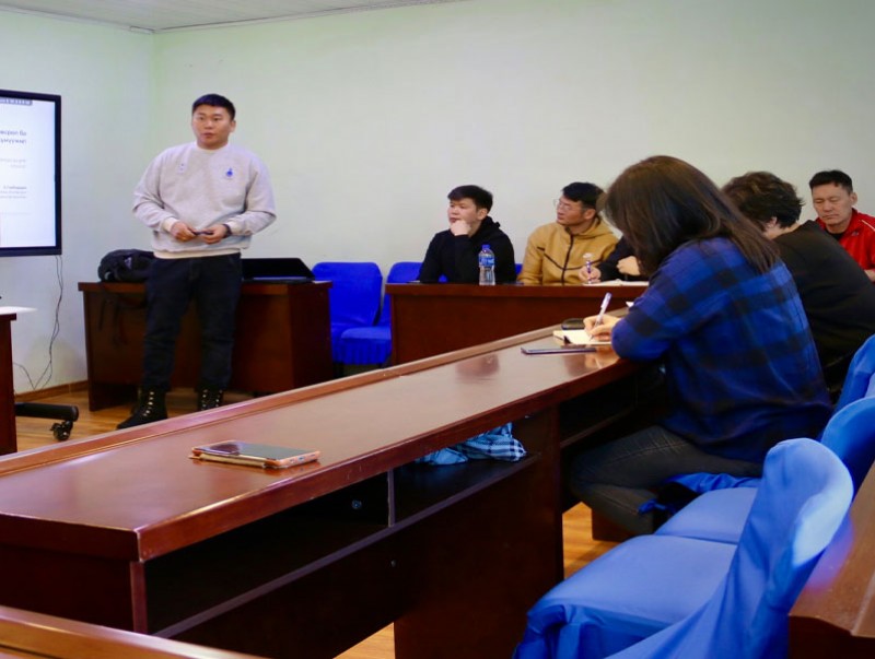 Зүүн аймгуудад уулзалт-семинар зохион байгуулагдлаа