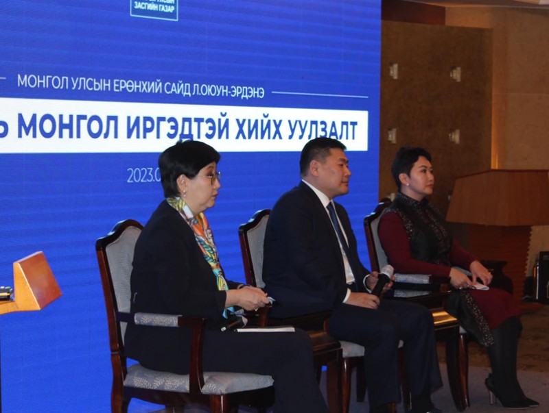 Ерөнхий сайдын айлчлалын үеэр ХНХ-ын үйлчилгээний төвийн үйл ажиллаганы талаар мэдээлэл өглөө