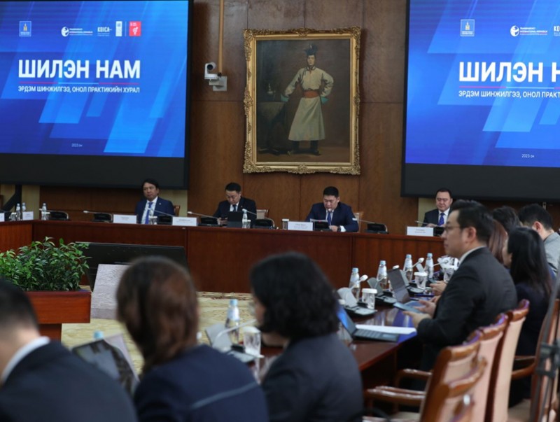 Л.Оюун-Эрдэнэ: Улс төрийн намуудын санхүүжилт, мөнгөнөөс хэт хамааралтай сонгуулийн тогтолцоог өөрчлөх зайлшгүй шаардлагатай